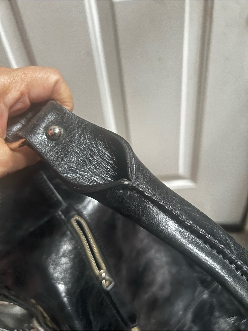 Vtg-Beverly Feldman Black Leather Women’s Shoulder Bag with Silver Leaf Accent - Picture 10 of 16